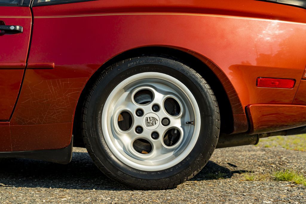 1986 Porsche 944 Image 26