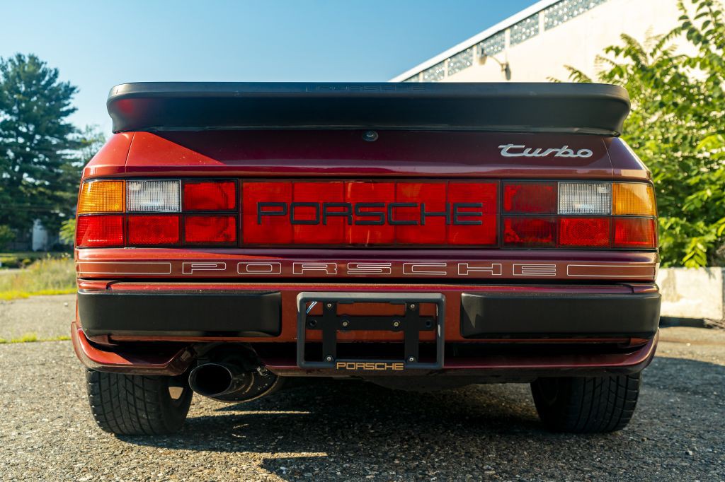 1986 Porsche 944 Image 29