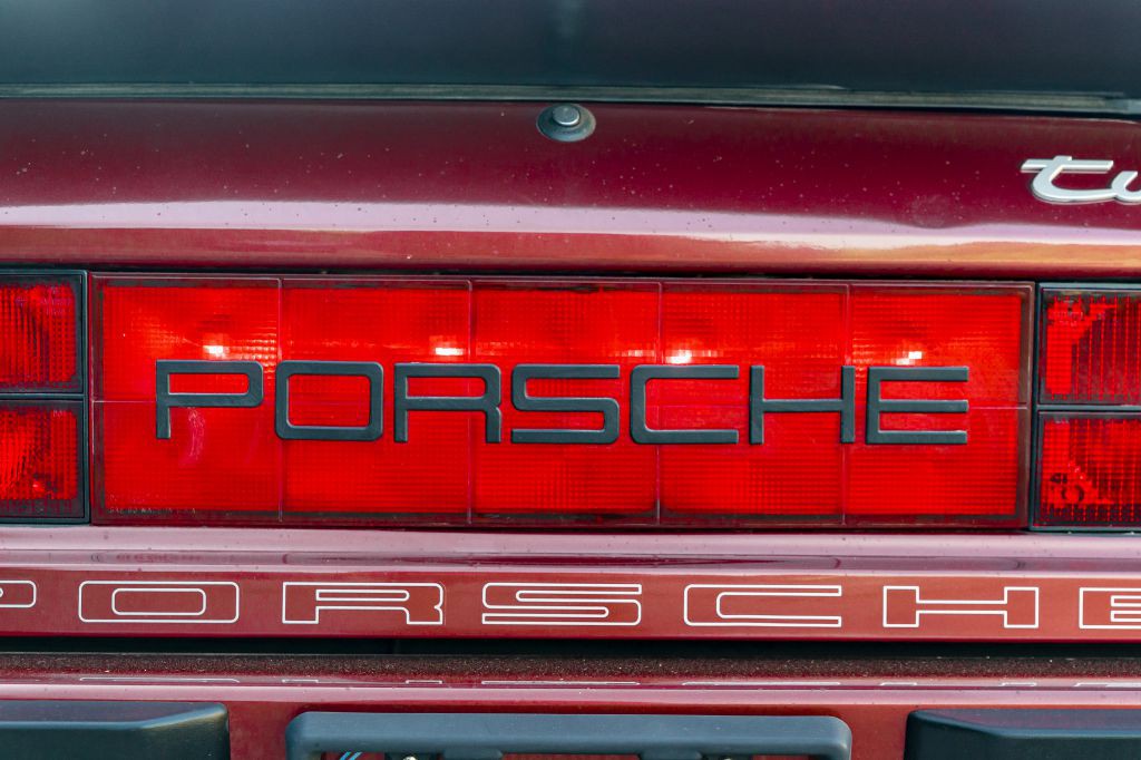 1986 Porsche 944 Image 31