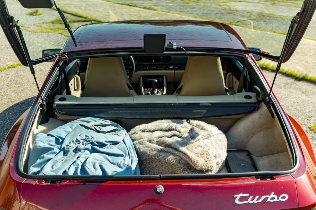 1986 Porsche 944 Image 35