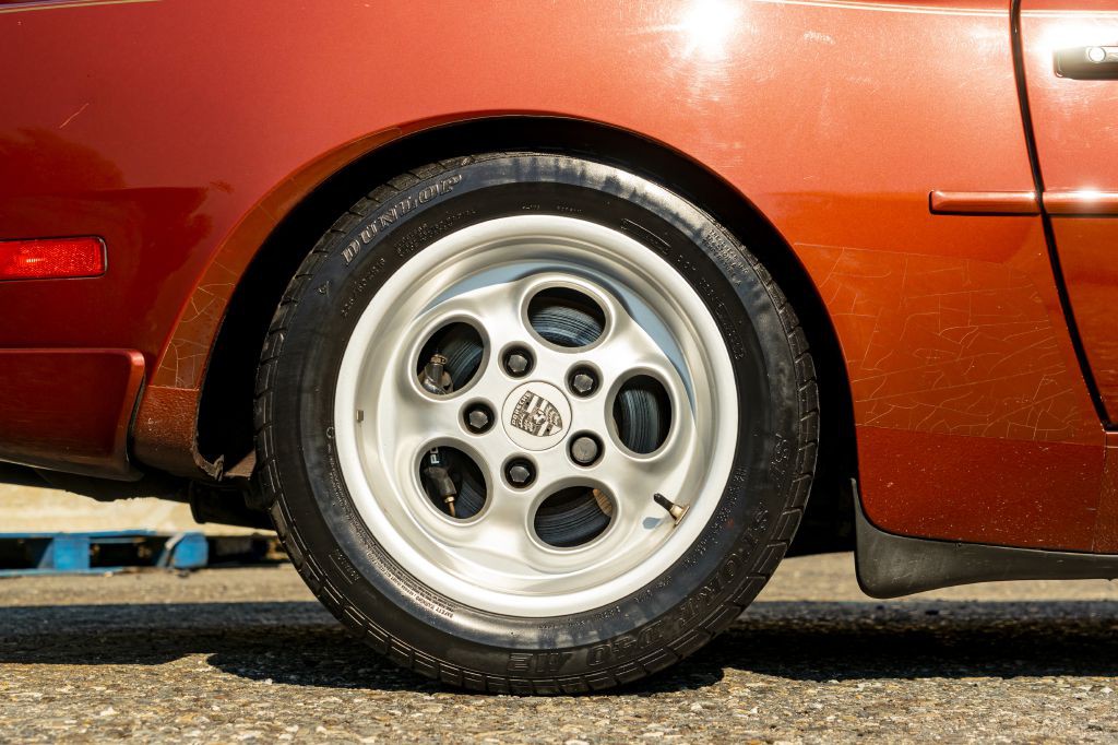 1986 Porsche 944 Image 39