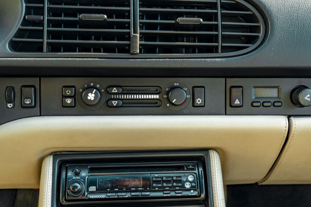 1986 Porsche 944 Image 61