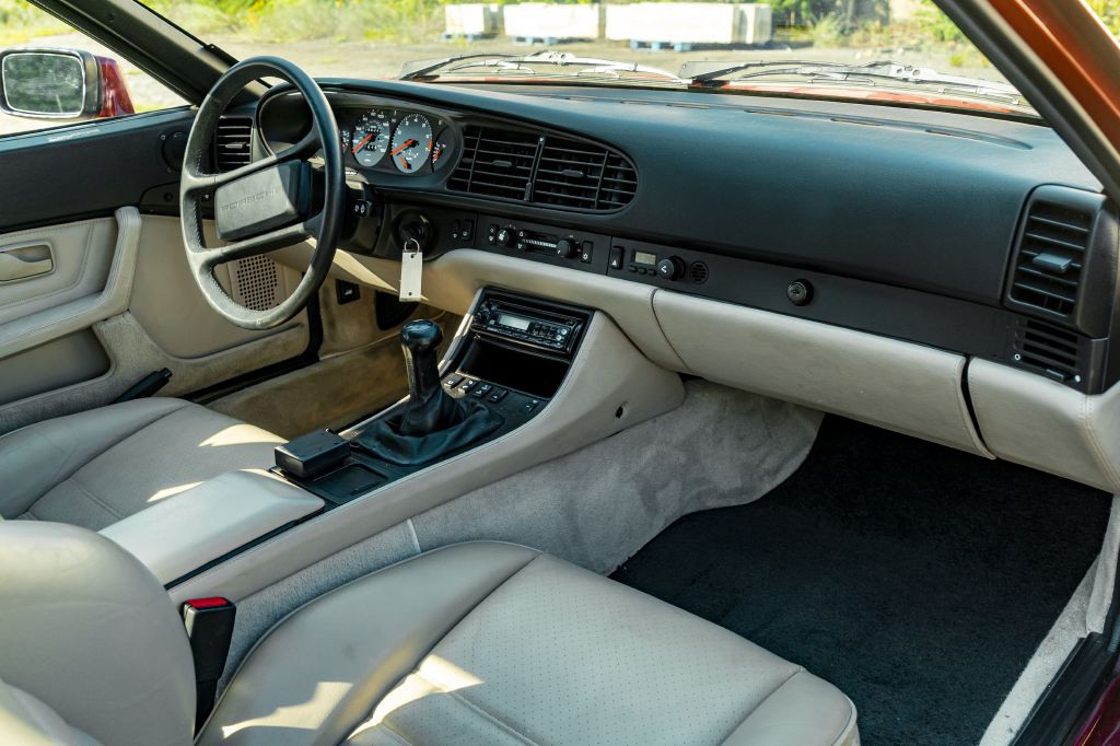 1986 Porsche 944 Image 65