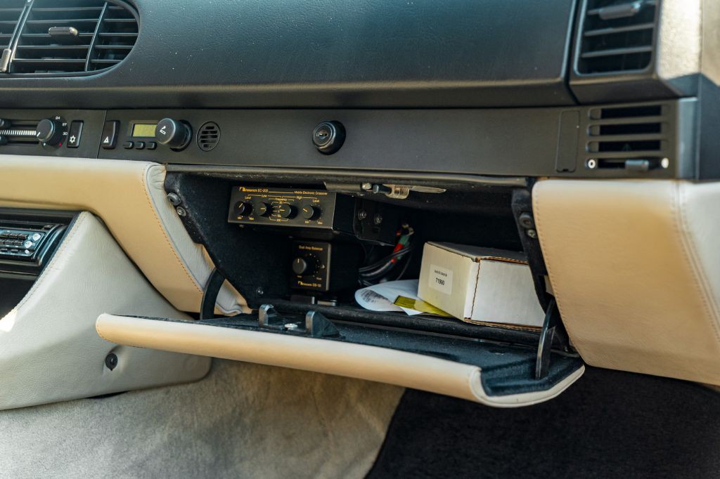 1986 Porsche 944 Image 72