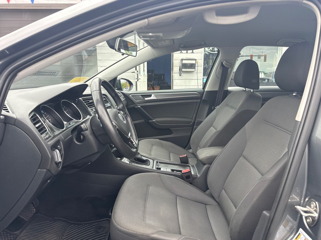 2019 Volkswagen Golf Image 10