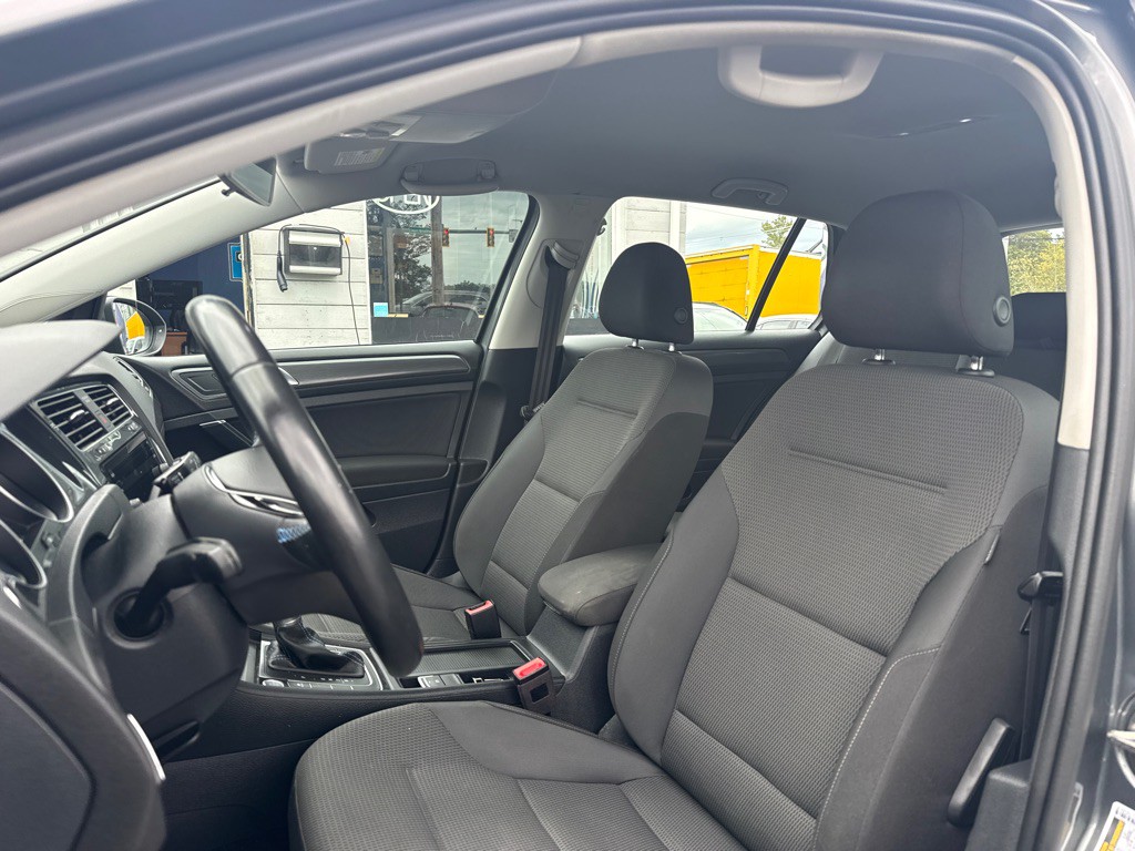 2019 Volkswagen Golf Image 11