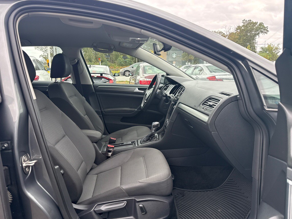 2019 Volkswagen Golf Image 13