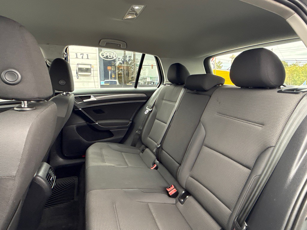 2019 Volkswagen Golf Image 16