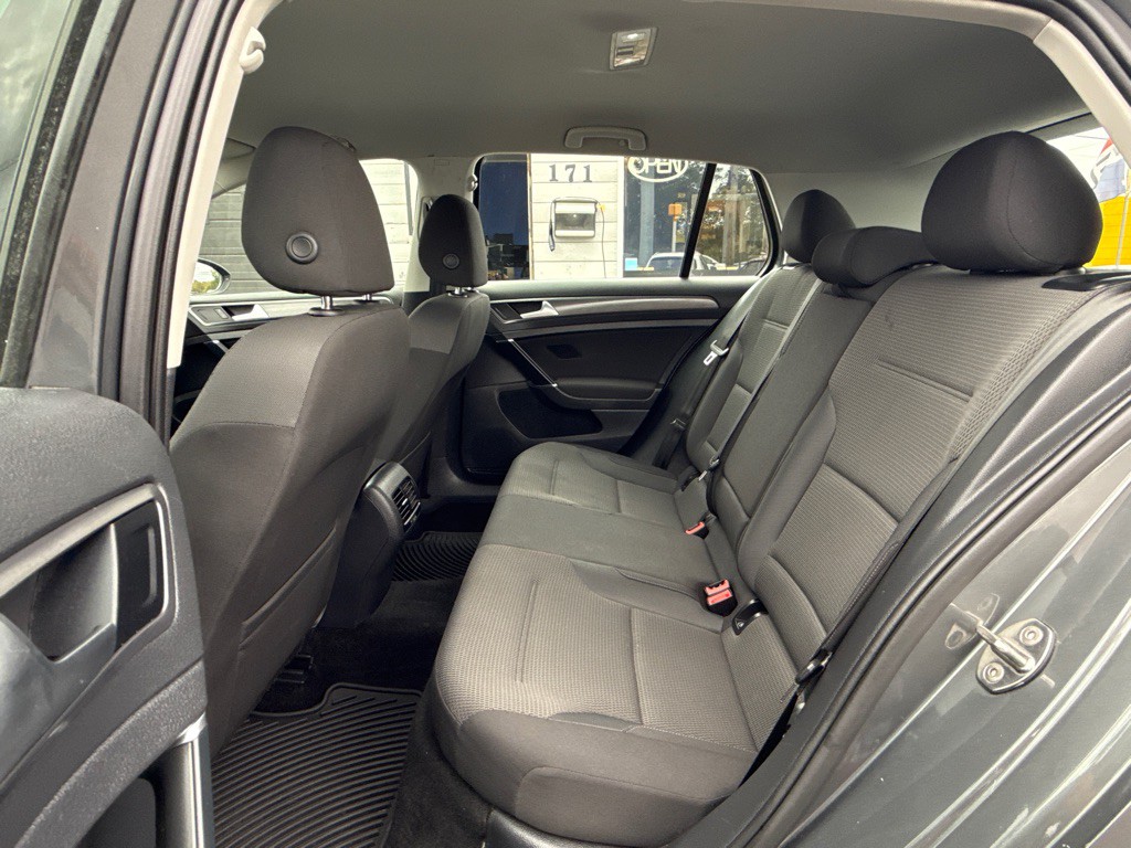 2019 Volkswagen Golf Image 17