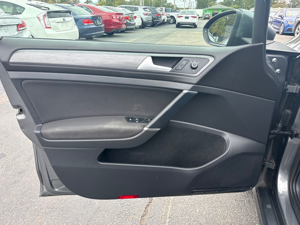 2019 Volkswagen Golf Image 31
