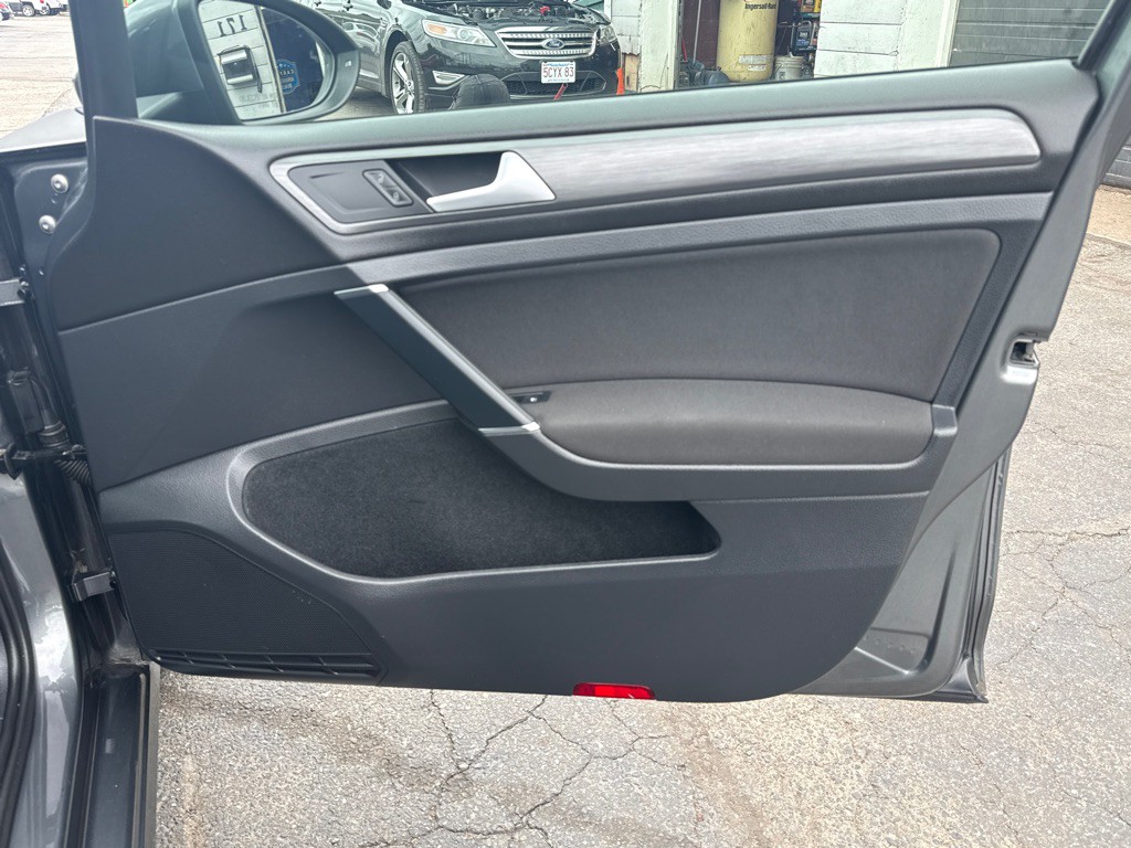 2019 Volkswagen Golf Image 32