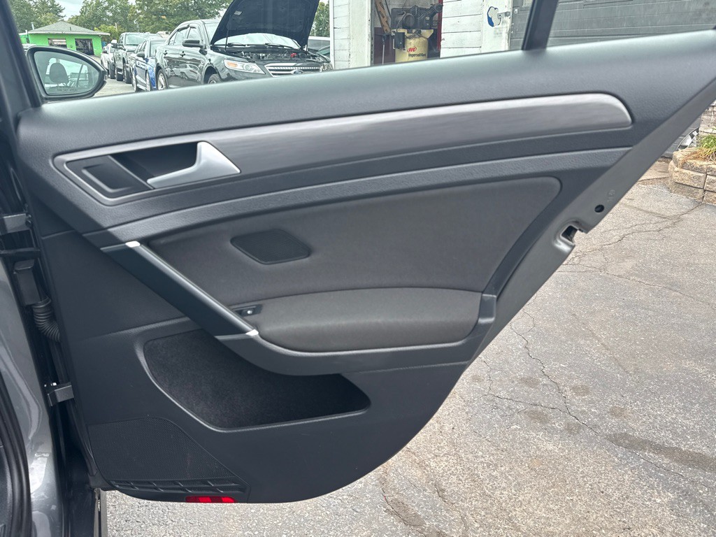 2019 Volkswagen Golf Image 33