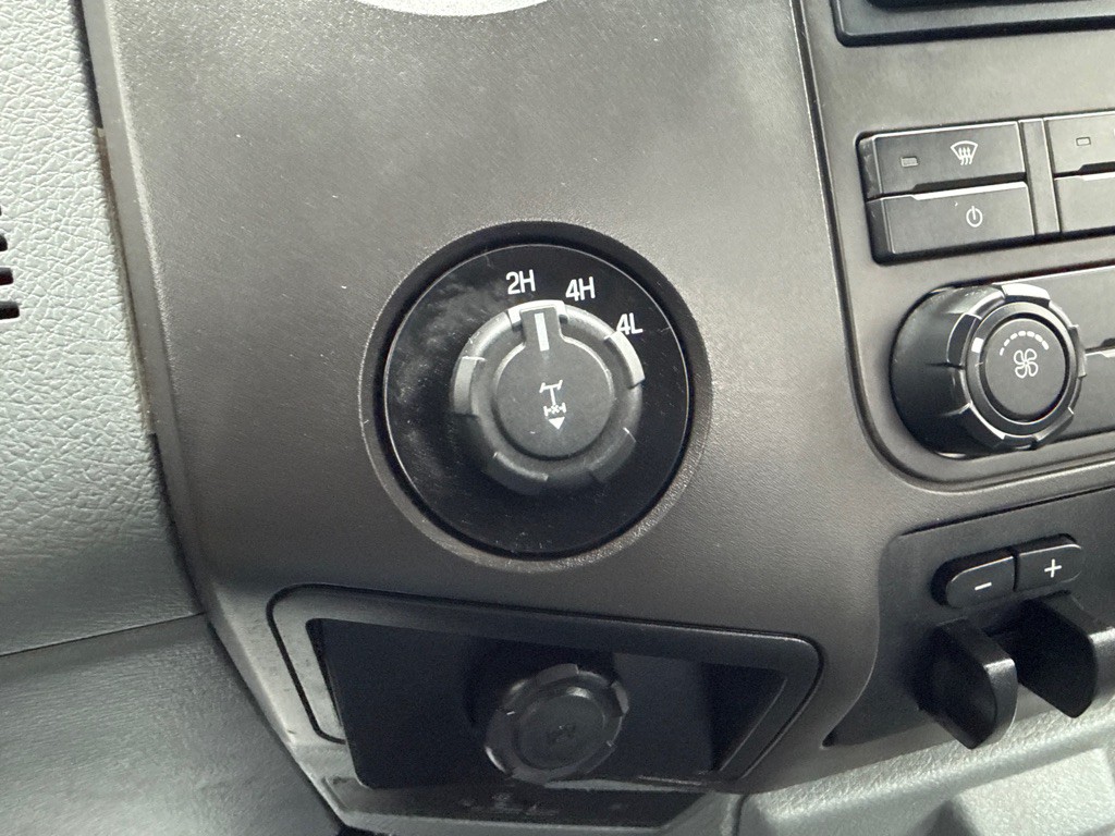 2015 Ford F-350 Image 20