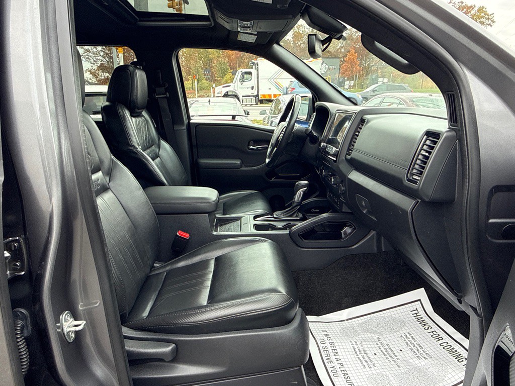 2022 Nissan Frontier Image 13
