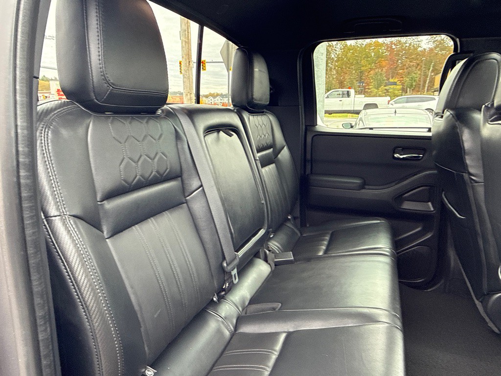 2022 Nissan Frontier Image 15