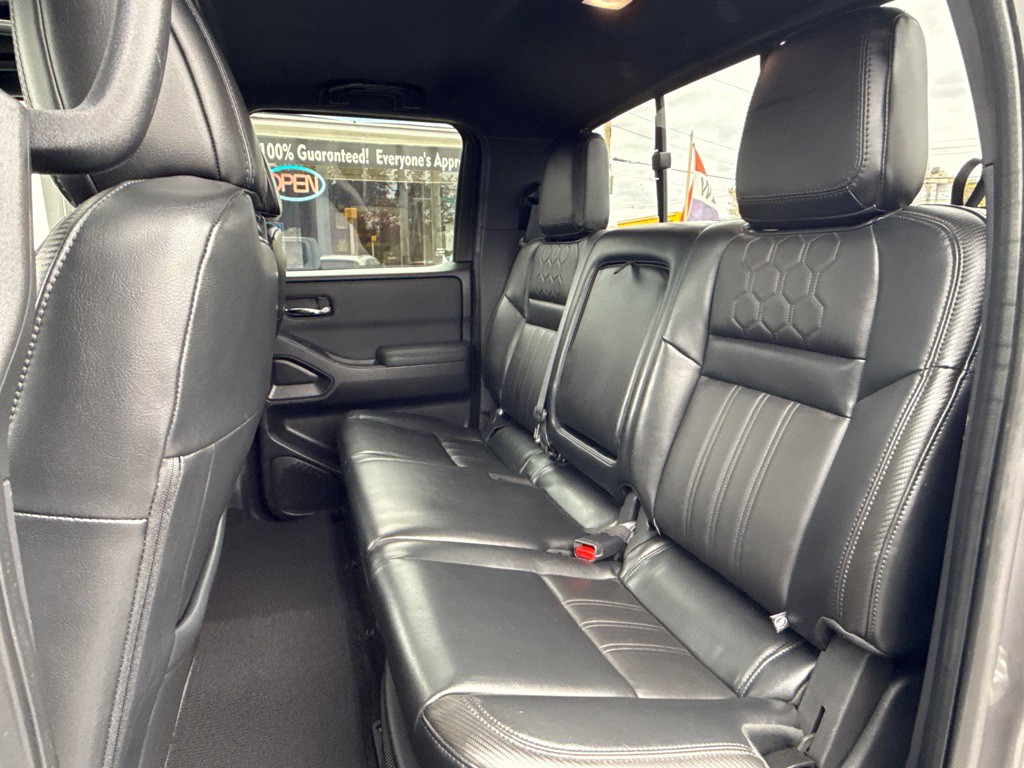 2022 Nissan Frontier Image 17