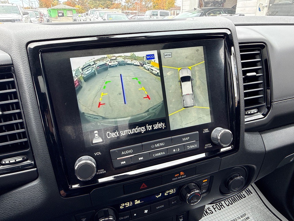 2022 Nissan Frontier Image 32