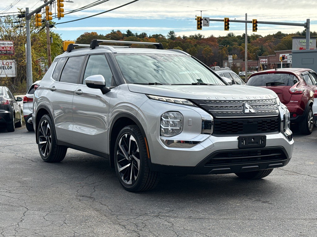 2022 Mitsubishi Outlander Image 7