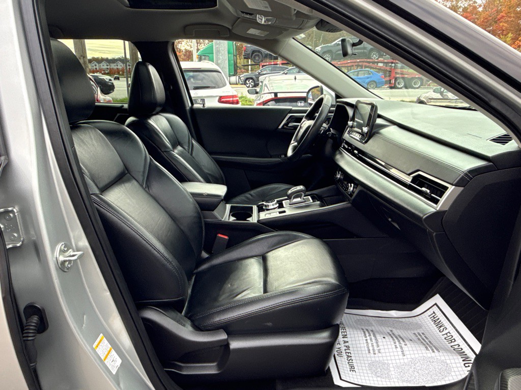 2022 Mitsubishi Outlander Image 12