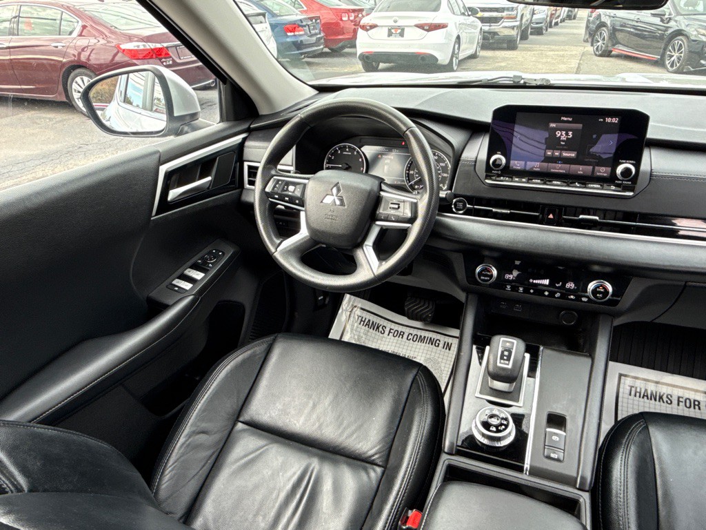 2022 Mitsubishi Outlander Image 18