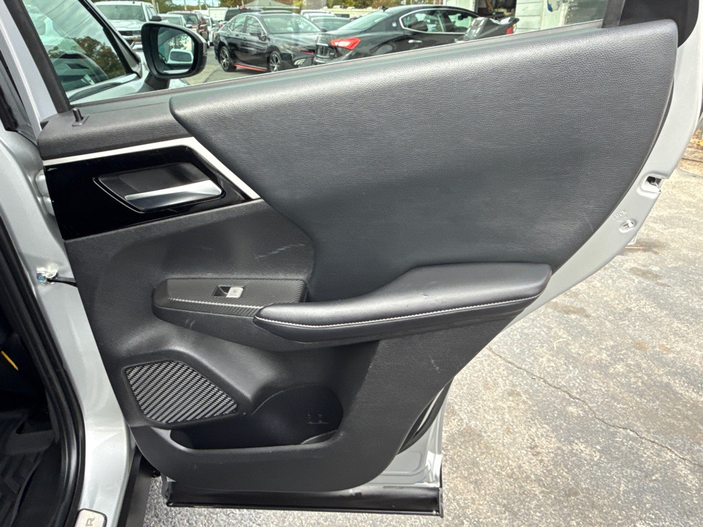 2022 Mitsubishi Outlander Image 26