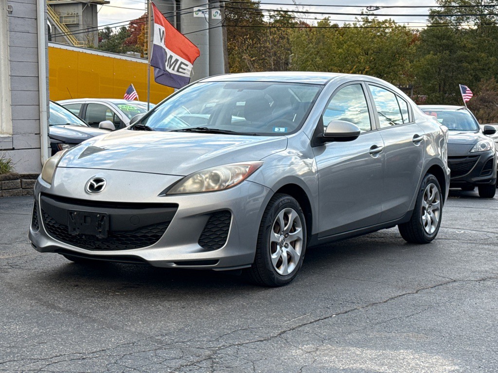 2013 Mazda Mazda3 Image 1