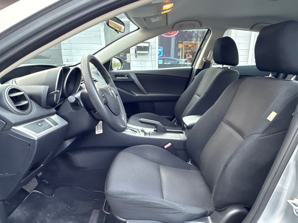 2013 Mazda Mazda3 Image 10