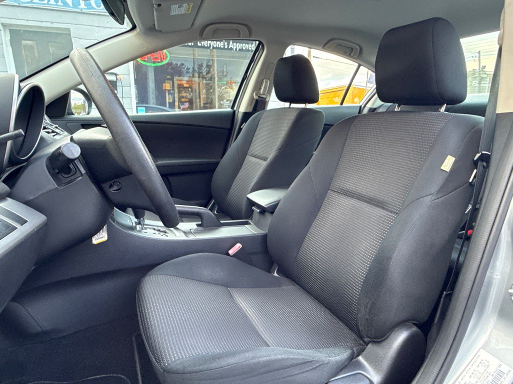 2013 Mazda Mazda3 Image 11