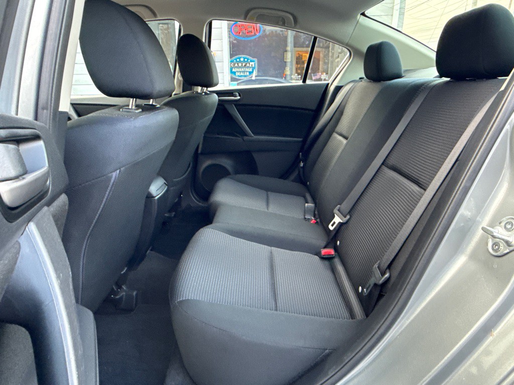 2013 Mazda Mazda3 Image 18