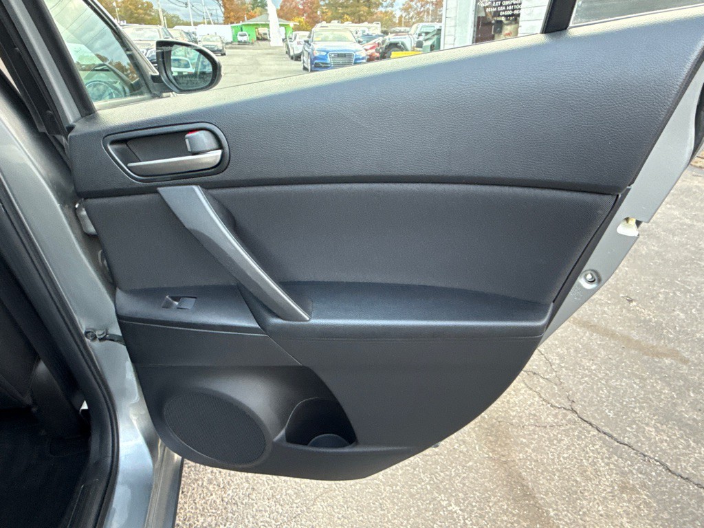 2013 Mazda Mazda3 Image 23