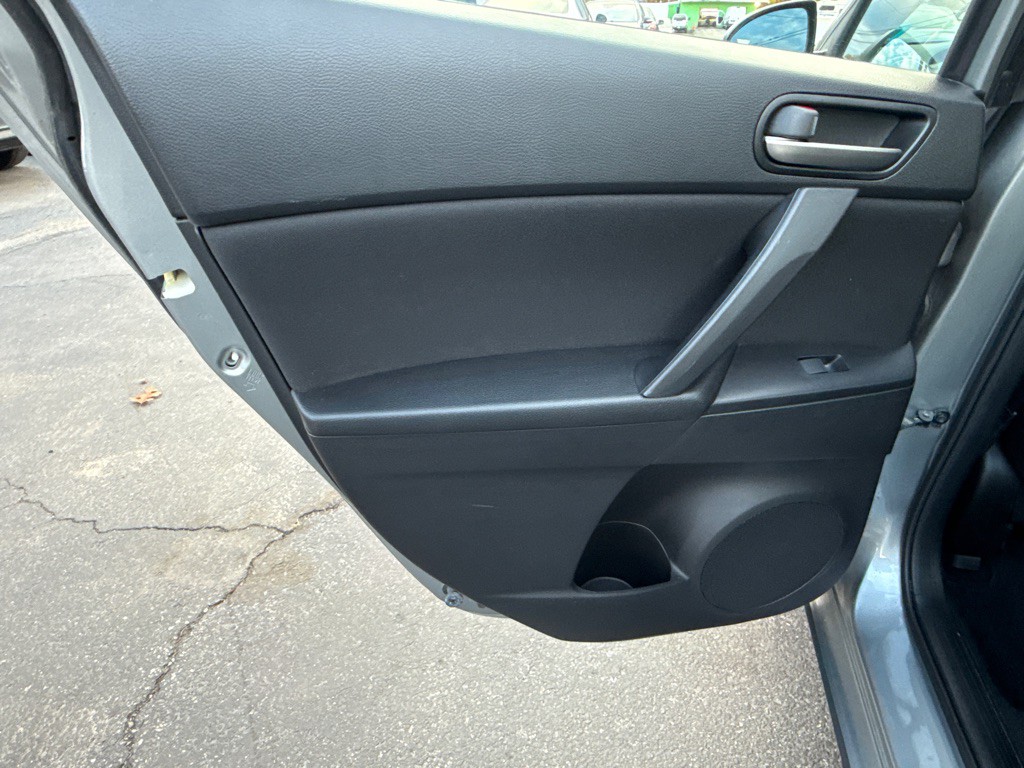 2013 Mazda Mazda3 Image 24