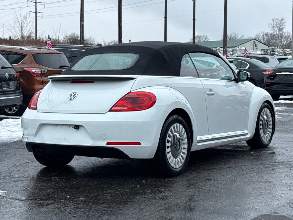 2015 Volkswagen Beetle Image 6