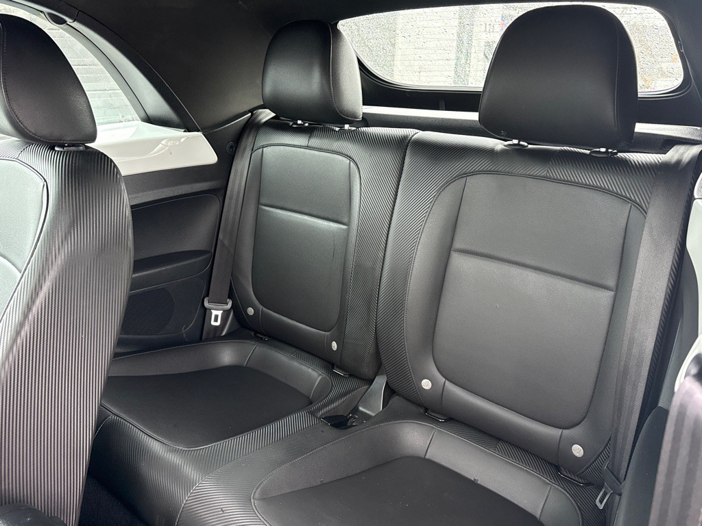 2015 Volkswagen Beetle Image 13