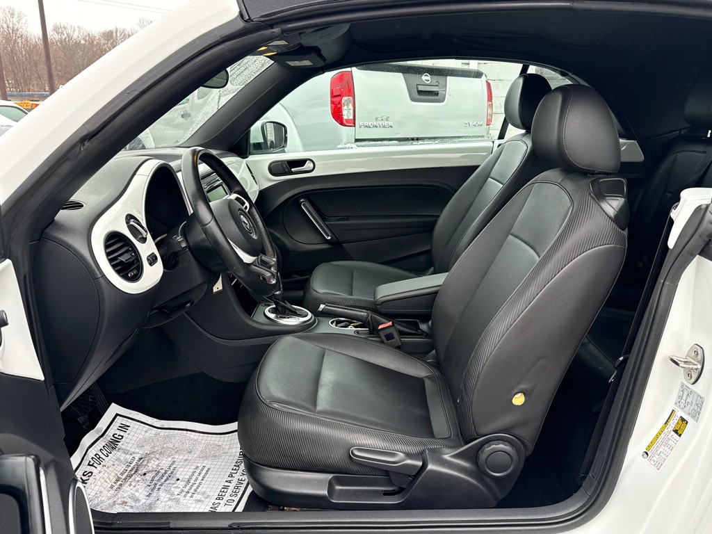 2015 Volkswagen Beetle Image 15
