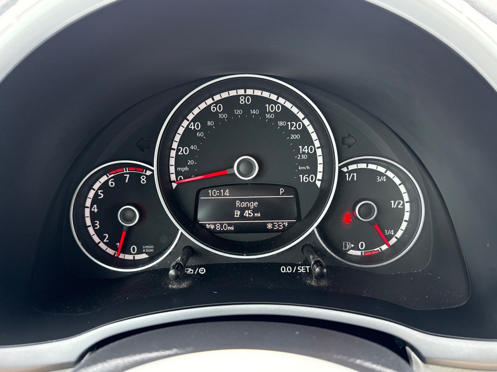 2015 Volkswagen Beetle Image 22