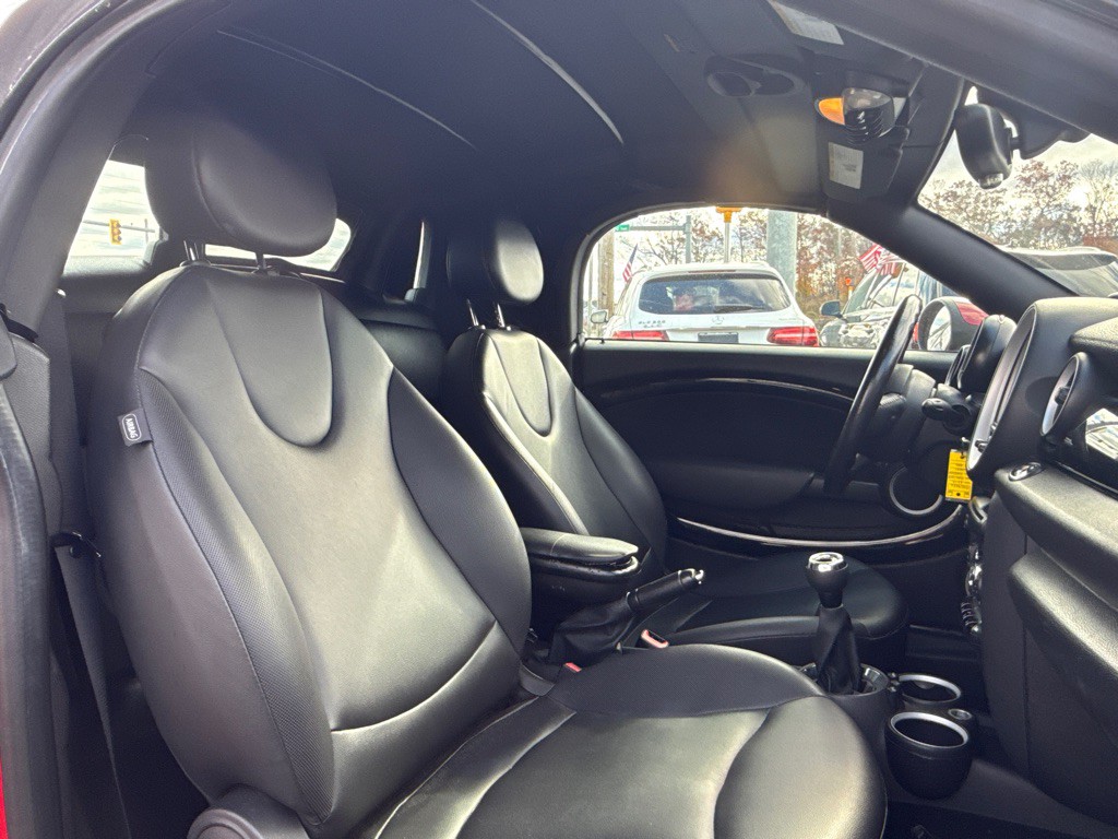 2013 MINI Cooper Image 10