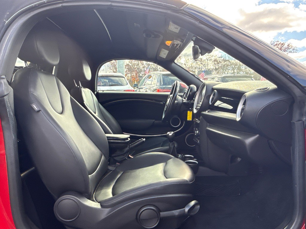 2013 MINI Cooper Image 12