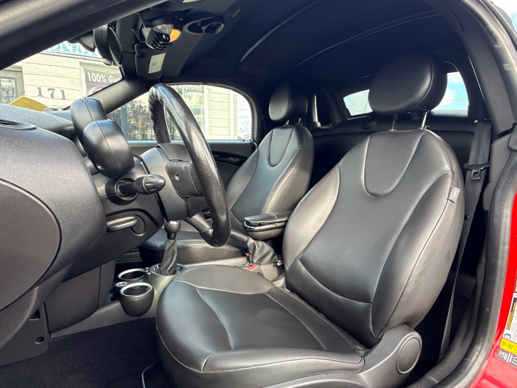 2013 MINI Cooper Image 15