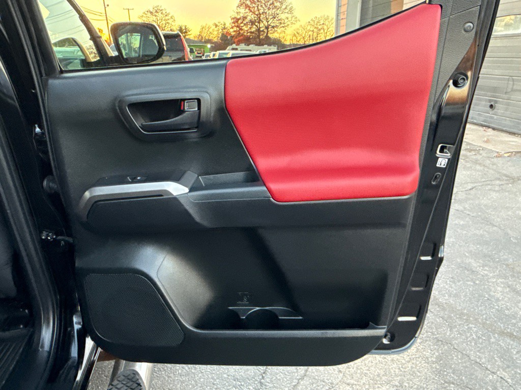 2018 Toyota Tacoma Image 20