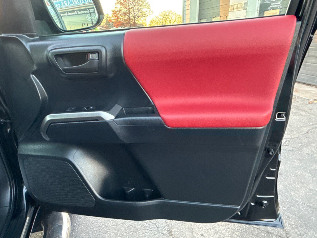 2018 Toyota Tacoma Image 21