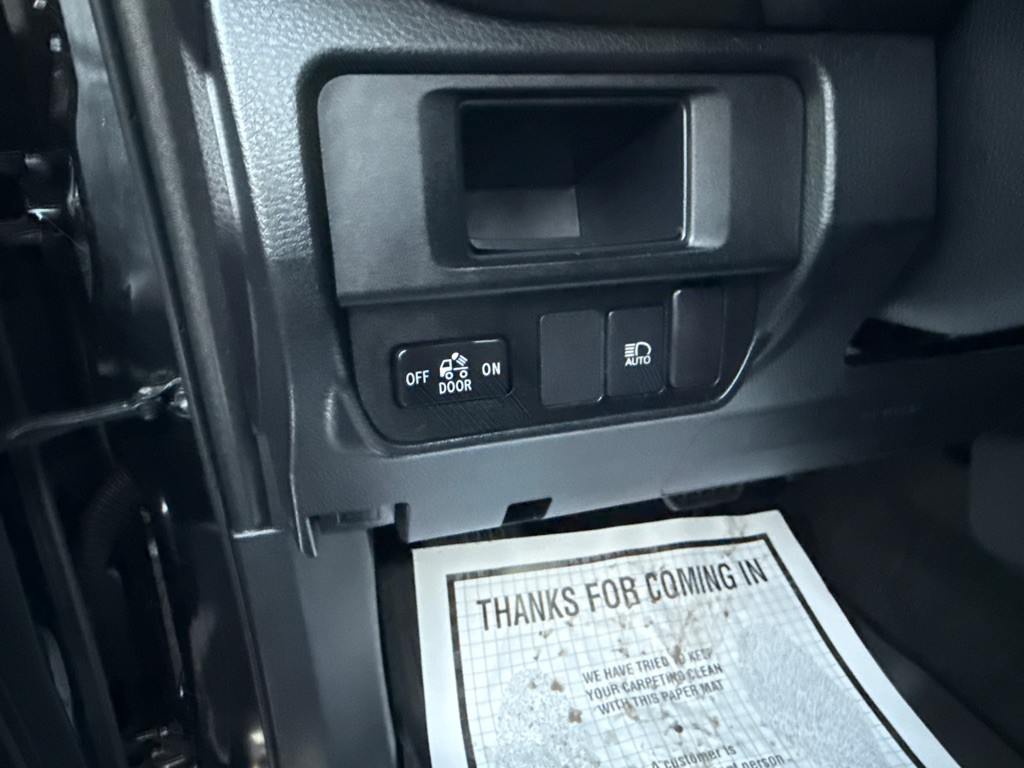 2018 Toyota Tacoma Image 23