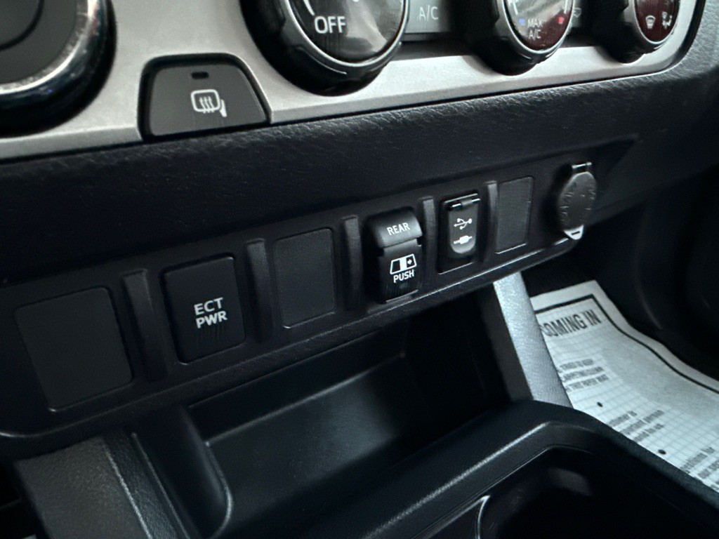 2018 Toyota Tacoma Image 27