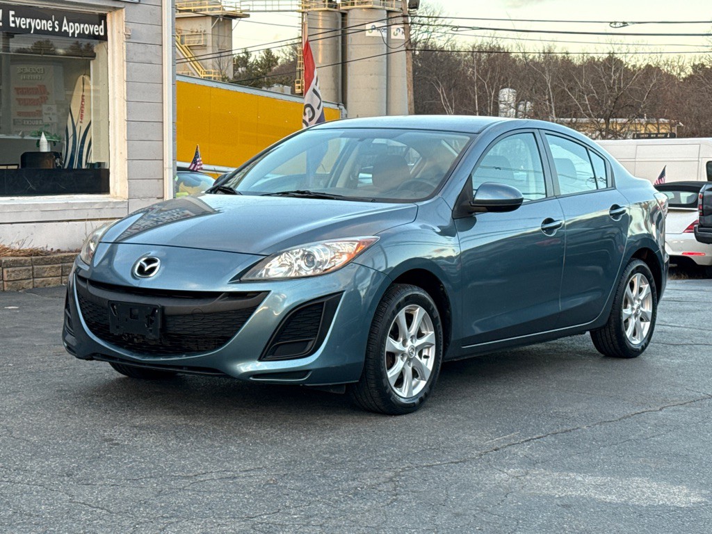2011 Mazda Mazda3 Image 2