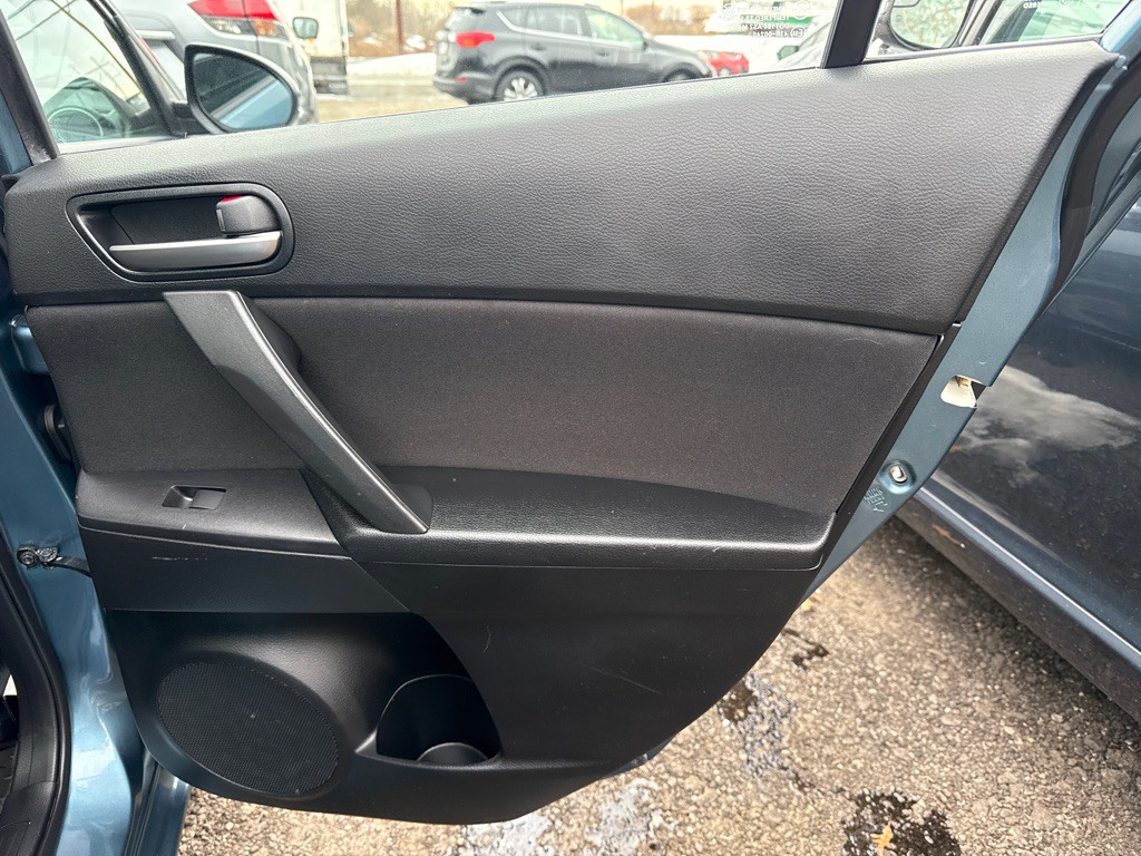 2011 Mazda Mazda3 Image 24