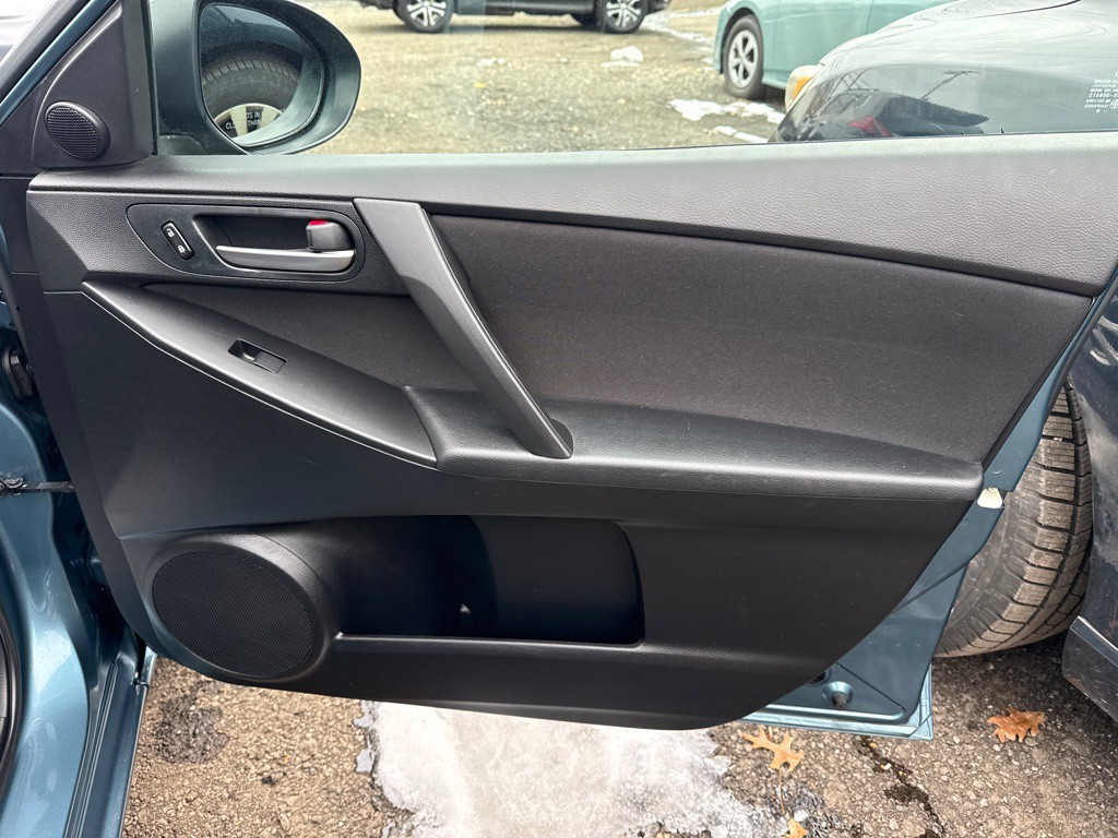 2011 Mazda Mazda3 Image 25