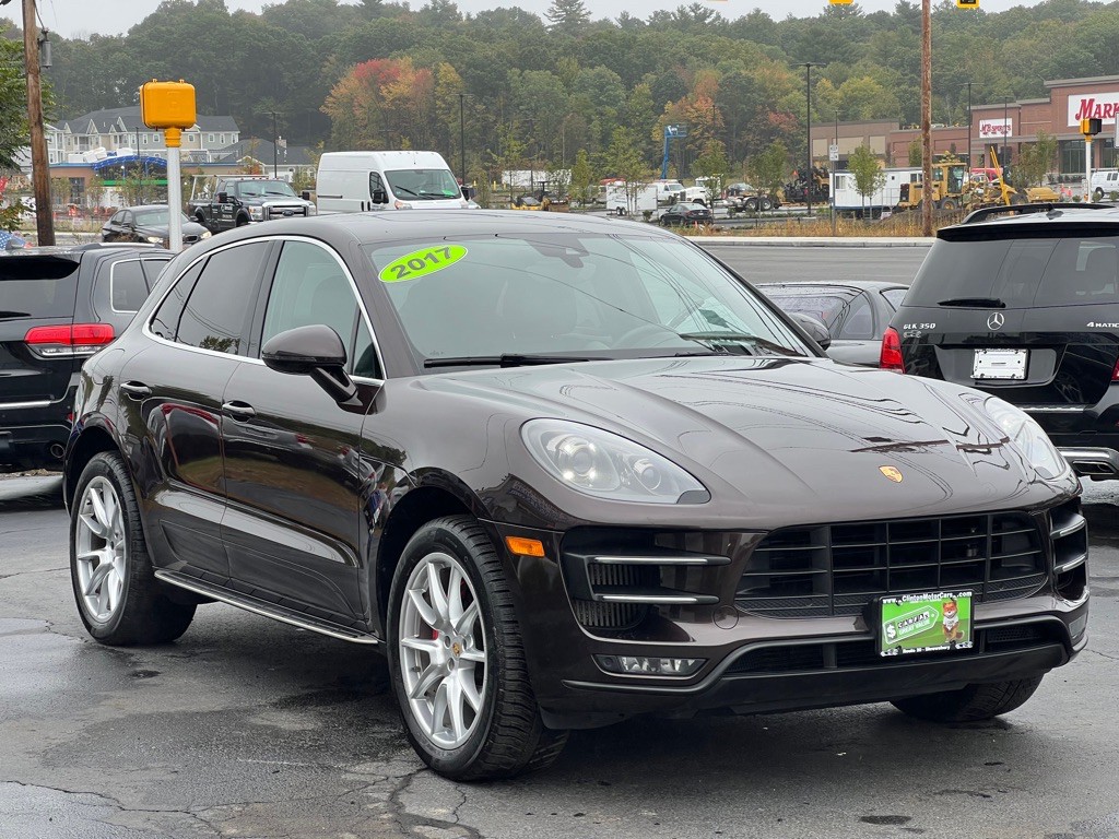 2017 Porsche Macan Image 7