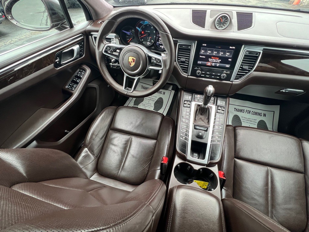 2017 Porsche Macan Image 20