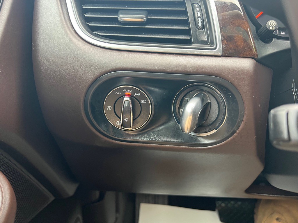 2017 Porsche Macan Image 42