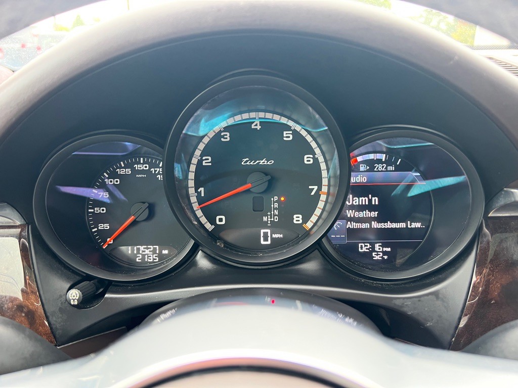 2017 Porsche Macan Image 43