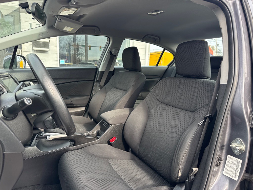 2015 Honda Civic Image 9